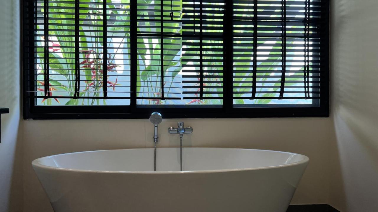 Plunge Tropic Villas 2 Naiharn Rawai Esterno foto