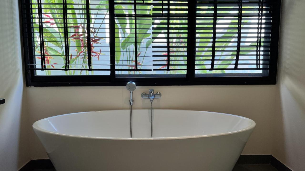 Plunge Tropic Villas 2 Naiharn Rawai Esterno foto